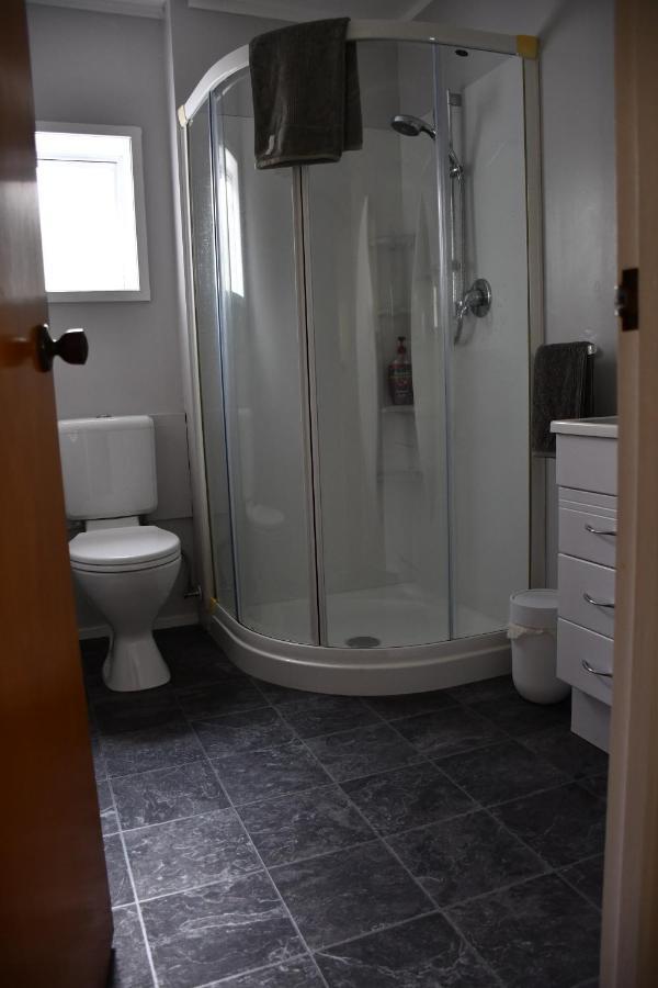 Large Studio With Private Patio, Sky Tv & Wifi Villa Mount Maunganui Eksteriør bilde