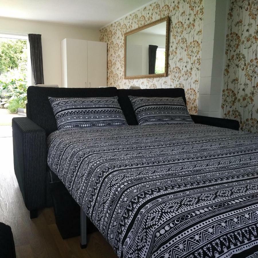Large Studio With Private Patio, Sky Tv & Wifi Villa Mount Maunganui Eksteriør bilde